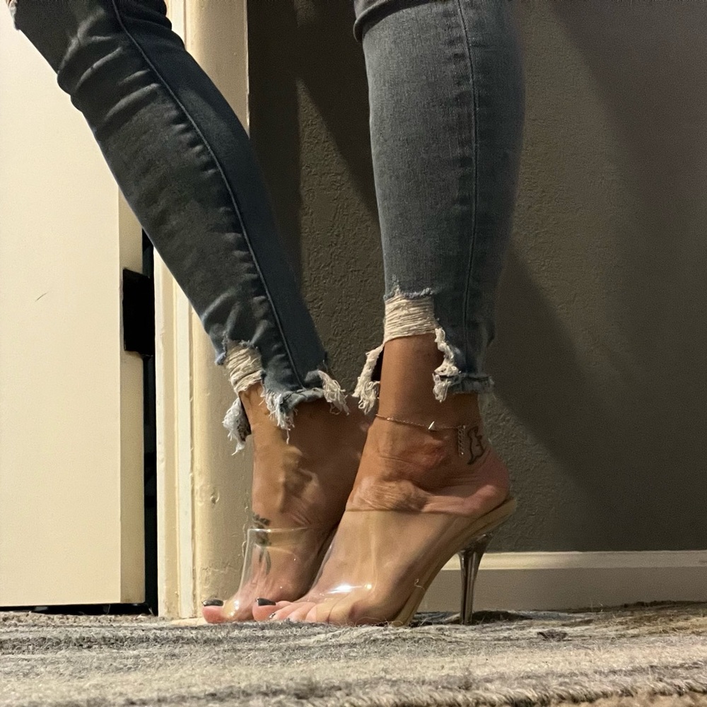 Womens Cape Robin clear slip on heels size 6.5.